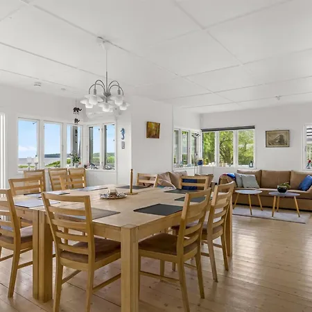 Elodie - 10m From The Sea By Interhome *