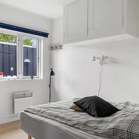 Elodie - 10m From The Sea By Interhome