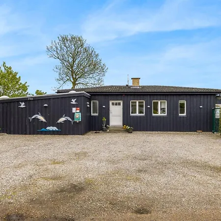 Elodie - 10m From The Sea By Interhome *