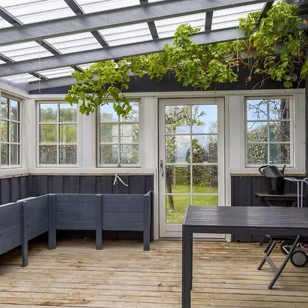 Elodie - 10m From The Sea By Interhome